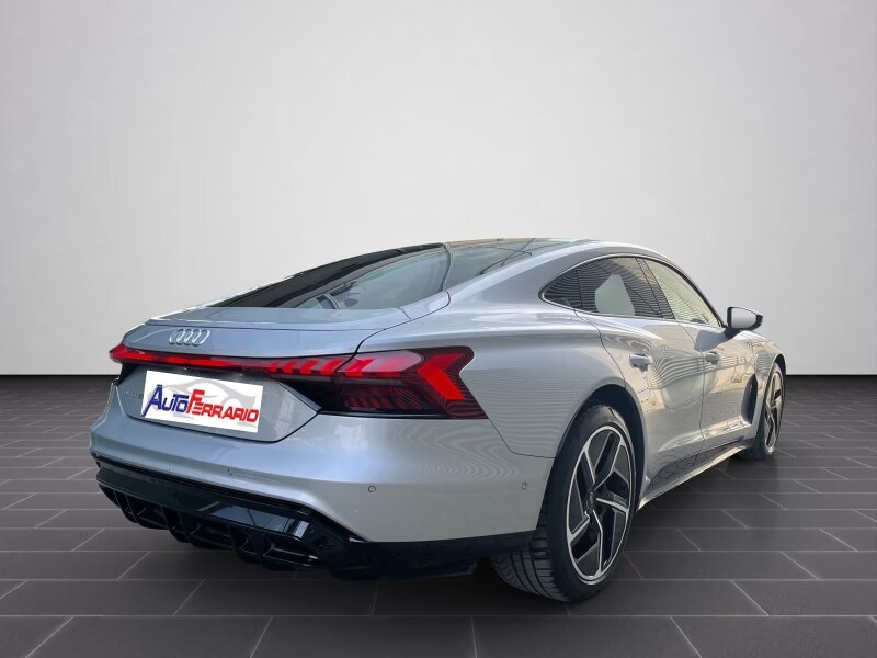 AUDI e-tron GT