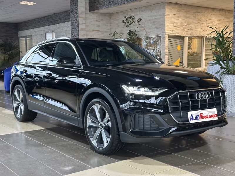 AUDI Q8