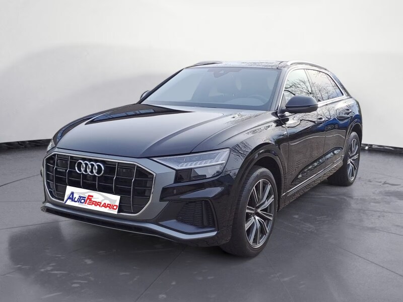 AUDI Q8