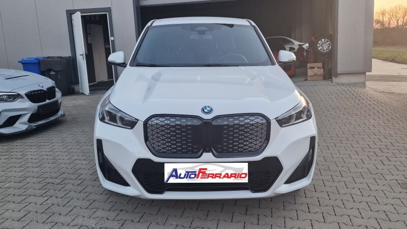 BMW iX1           (U11)