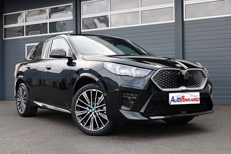 BMW iX2           (U10)