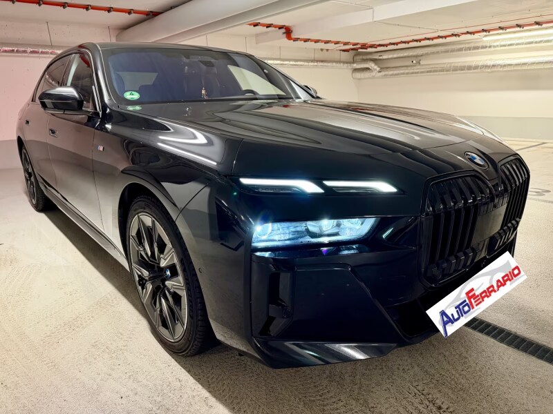 BMW Serie 7       (G70)