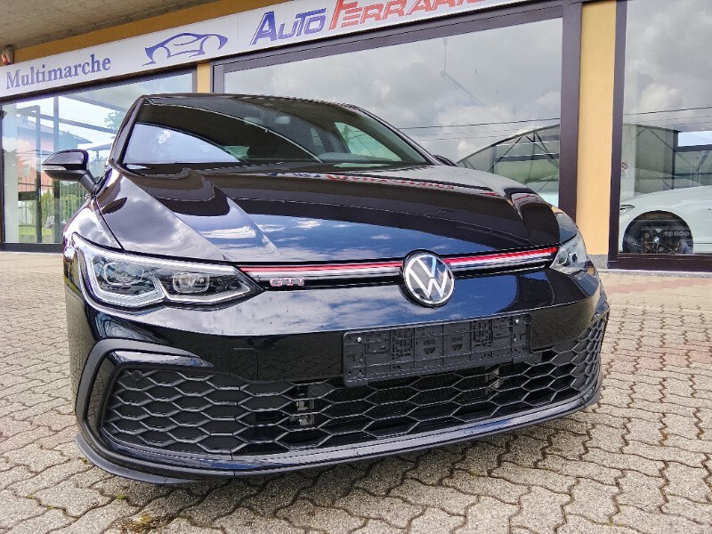 VOLKSWAGEN Golf 8ª serie