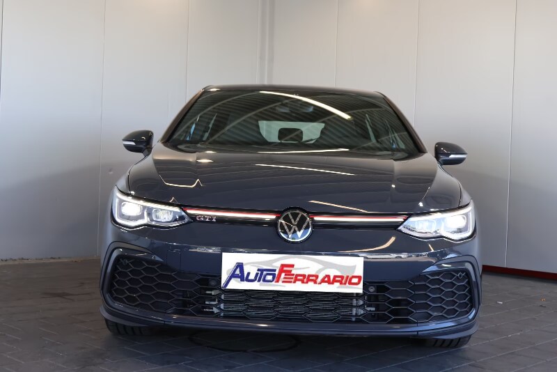 VOLKSWAGEN Golf 8ª serie